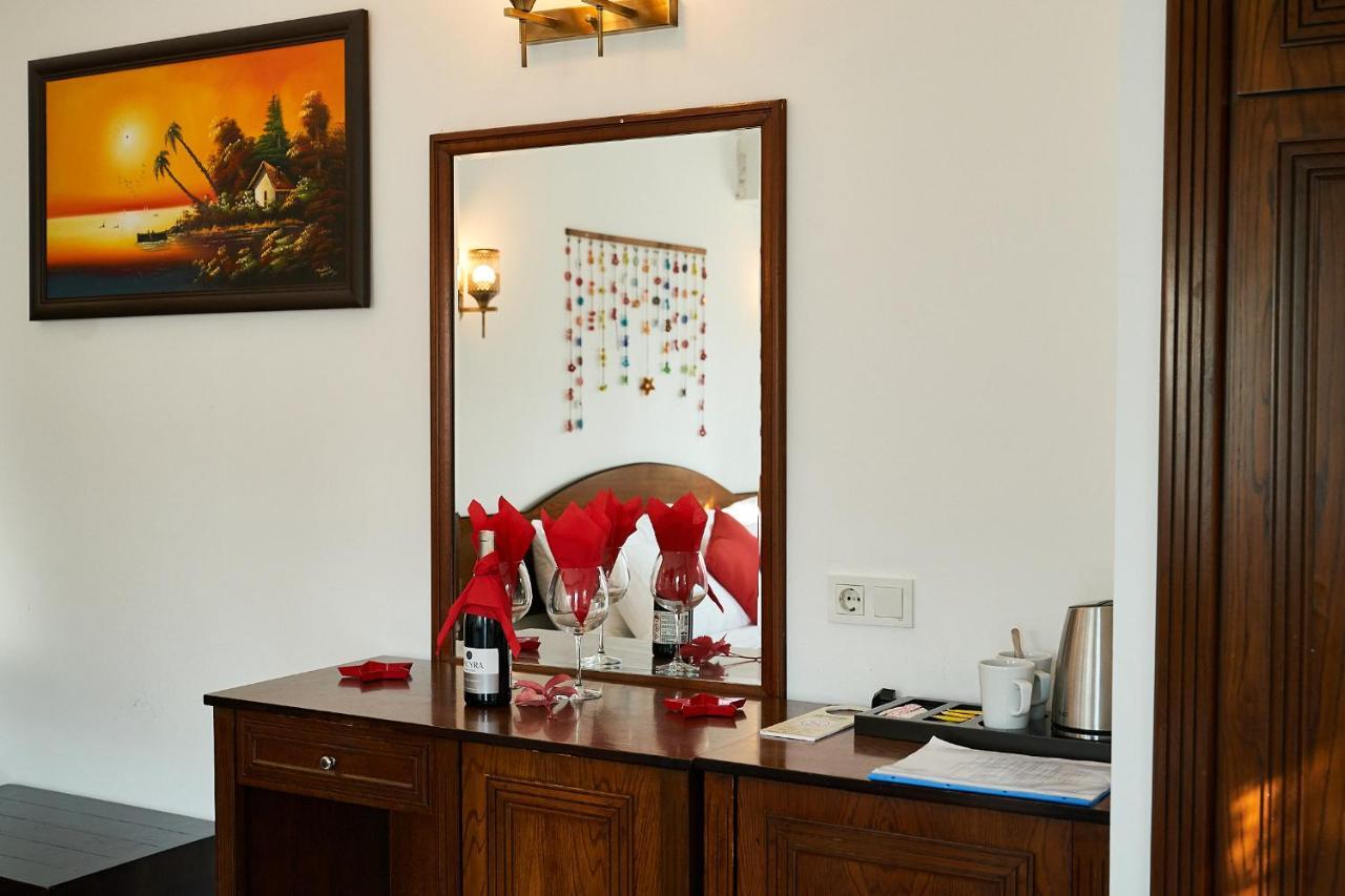 Aida Hotel Чирали Экстерьер фото