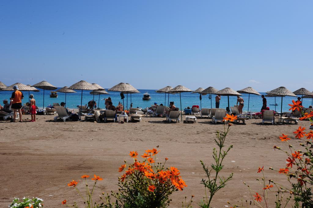 Aida Hotel Чирали Экстерьер фото