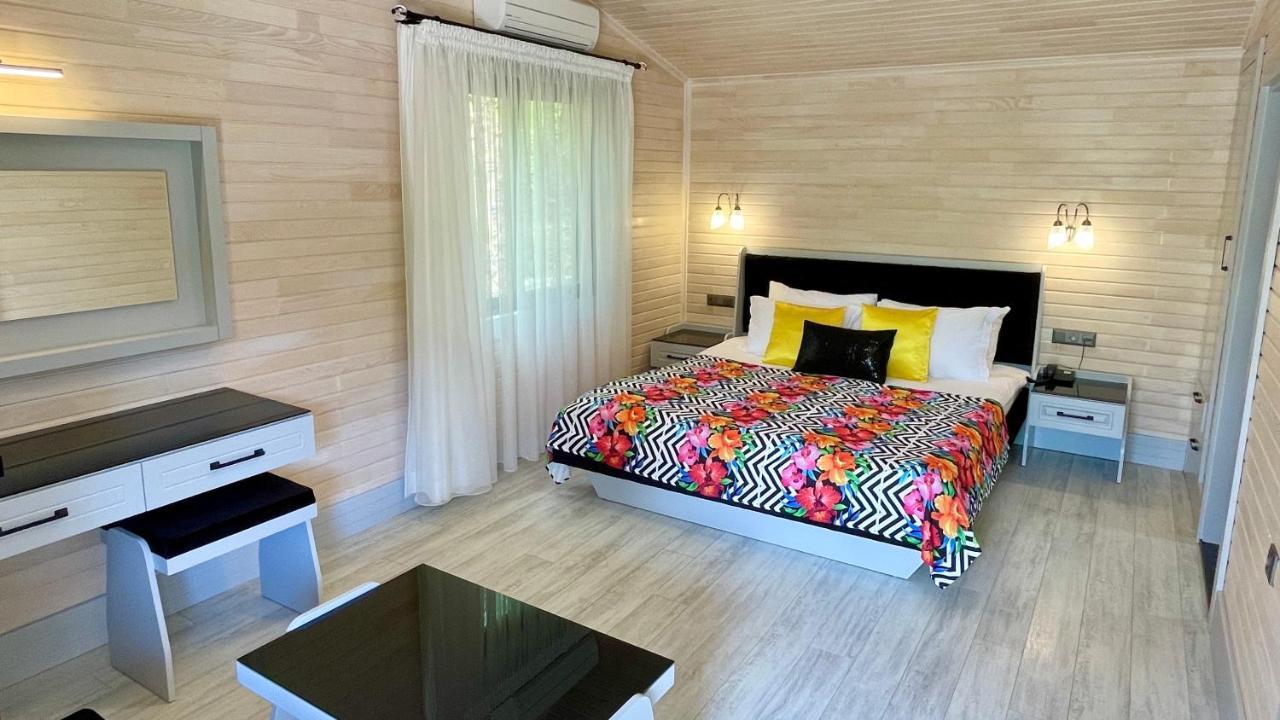 Aida Hotel Чирали Экстерьер фото