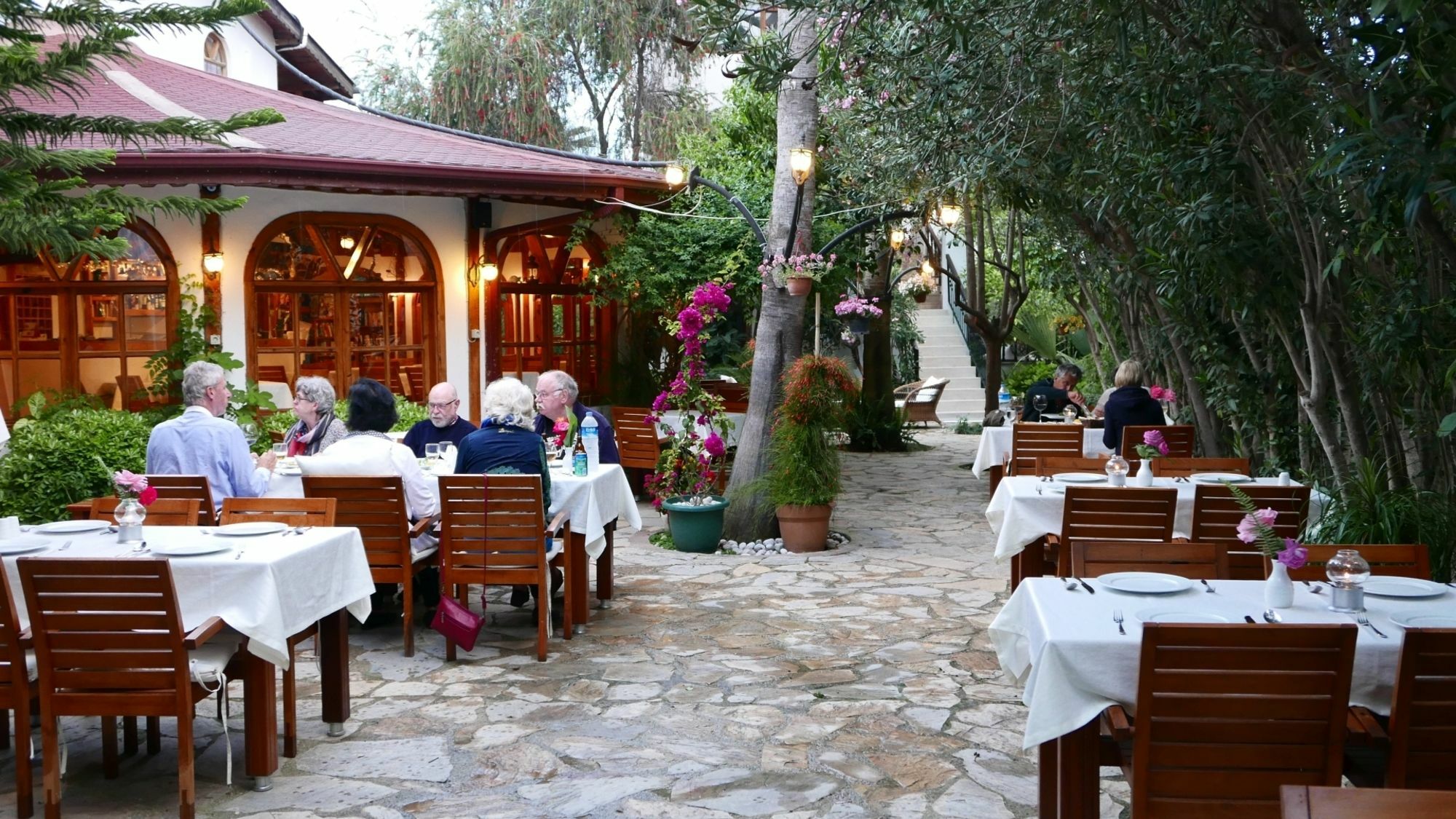 Aida Hotel Чирали Экстерьер фото
